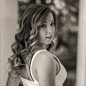 Meet your Posher, Holly